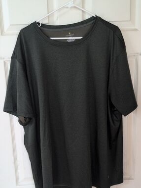 Men's Short Sleeve Crew Tee in Green